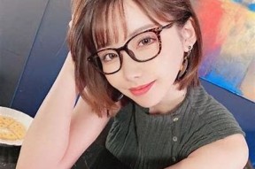 麻豆传媒新年特辑：主演们为你送上祝福与精彩瞬间